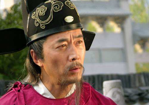 1357年，朱元璋听从了李善长的建议，去拜访当地隐士朱升，一番攀谈后朱升说：“我