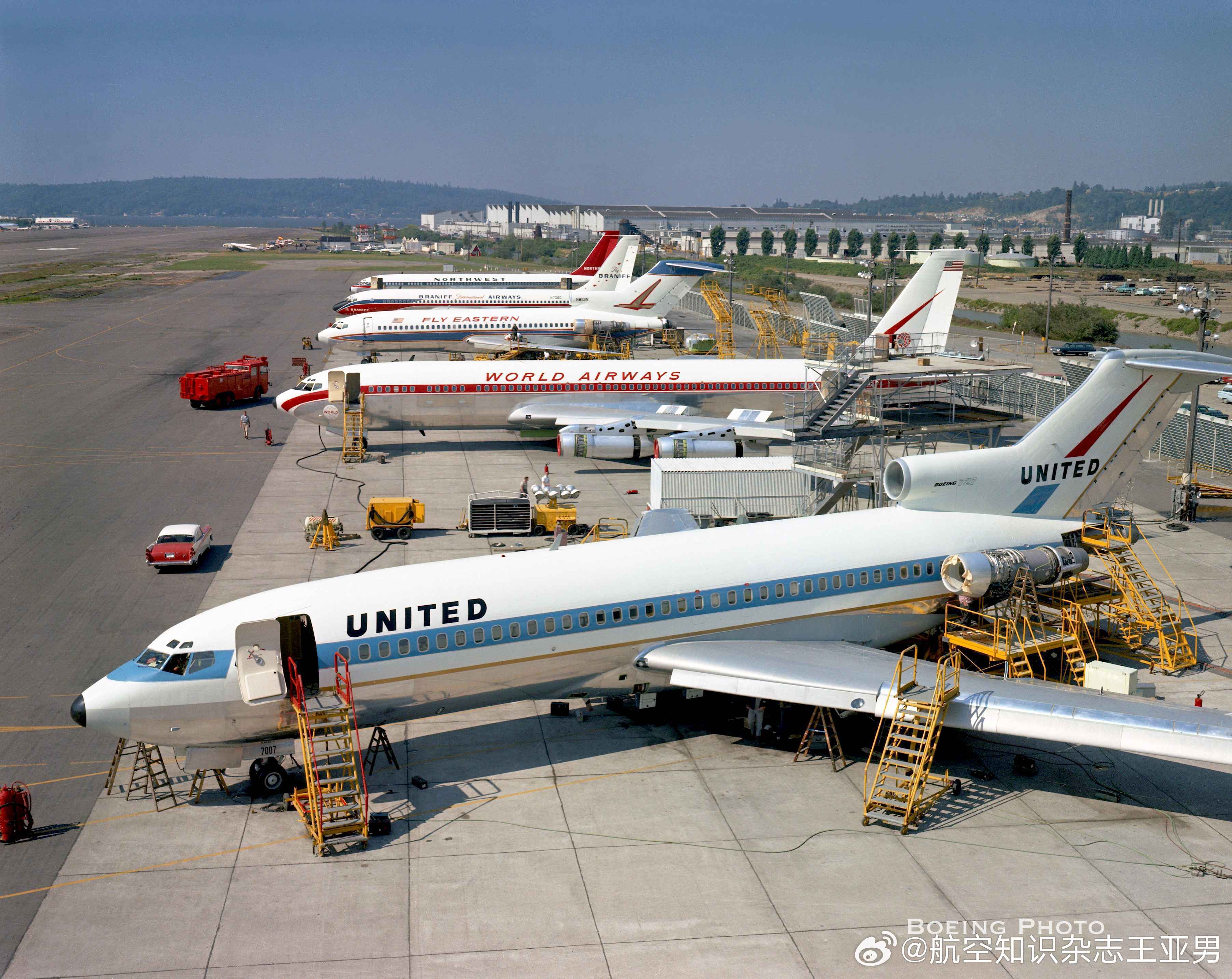 1959年，英国欧洲航空公司总裁道格拉斯爵士在获悉波音打算开发自己的三发中短途喷