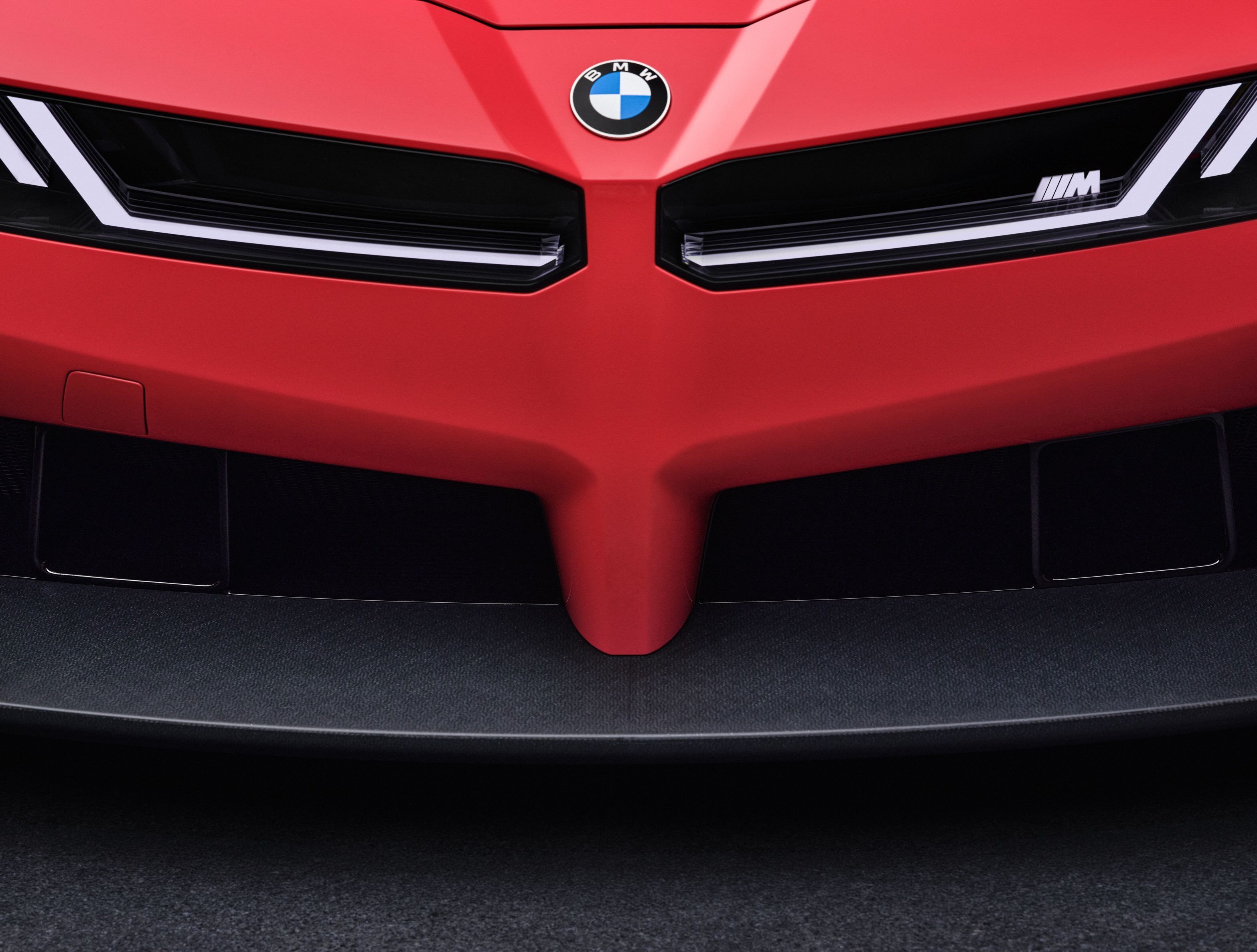 宝马新世代M概念车的设计语言，三体船式前包围（Trimaranbumper）、