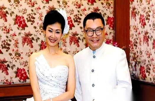 “我都结两次婚了，你也老大不小了，赶紧找个人结婚得了！”这话从谁嘴里说出来都正