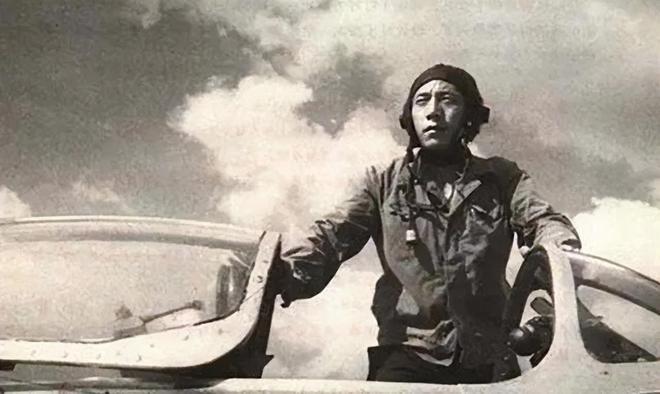 乔清陆（1954年-2018年），越南前空军上尉飞行员，1981年9月30日驾驶