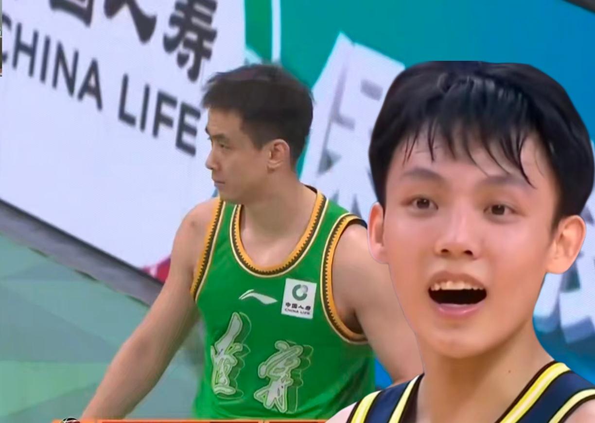 徐杰和赵继伟这哥俩的处境简直是天壤之别：徐杰，26岁，正值当打之年，球商高、组