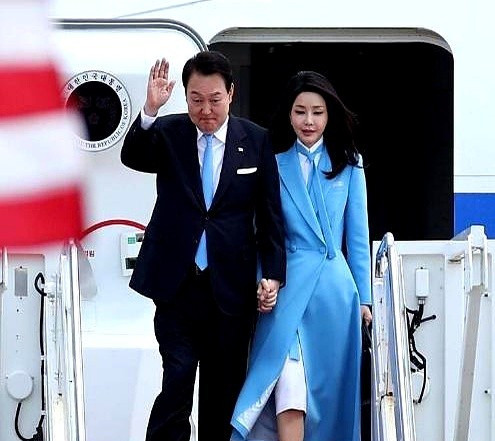 尹锡悦夫妇爱出国花钱多---尹锡悦和他的夫人，这对韩国总