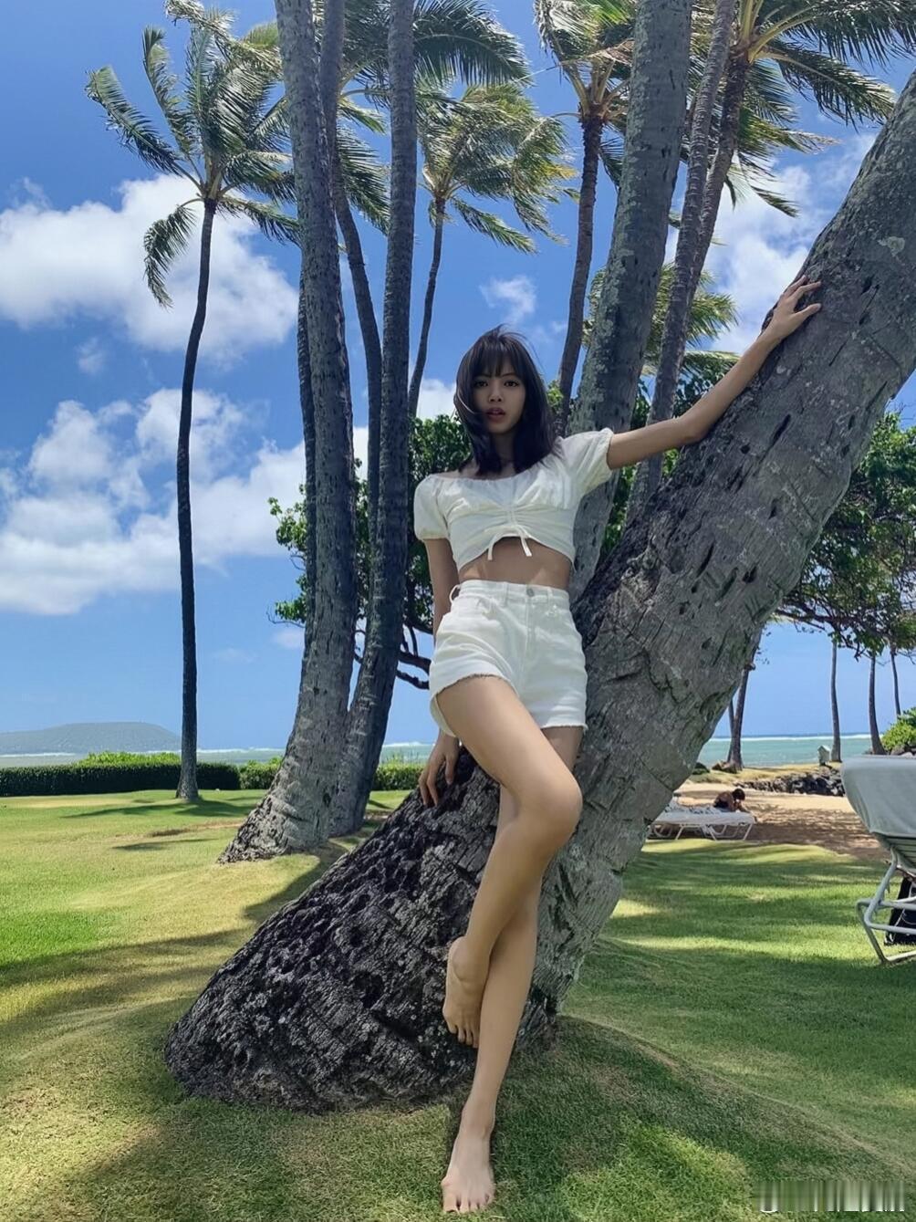 LISACELINE全球品牌大使LISA💛LISASOLO之光「Lisa图片