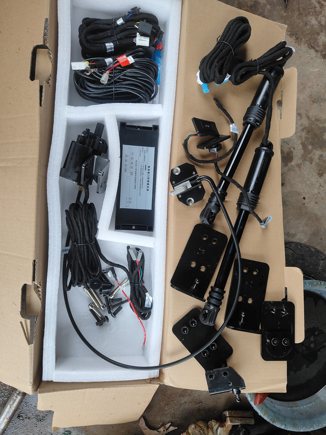 威朗Pro加装电动尾门经常后备箱拿东西手动开关不方便，680块钱加装一个电动尾