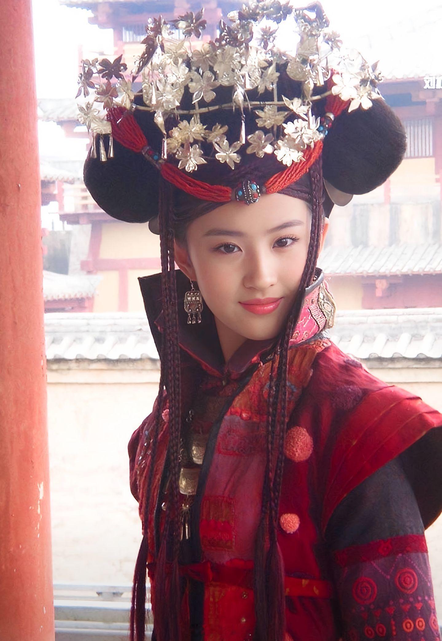 刘亦菲知道她美，第一张还是惊为天人刘亦菲｜暑期嘉年华​​​