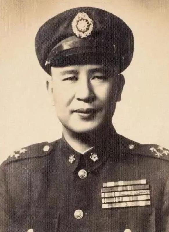 1949年,“小诸葛”白崇禧向蒋介石献策:反正打不过解放军,不如集中全部兵力,南