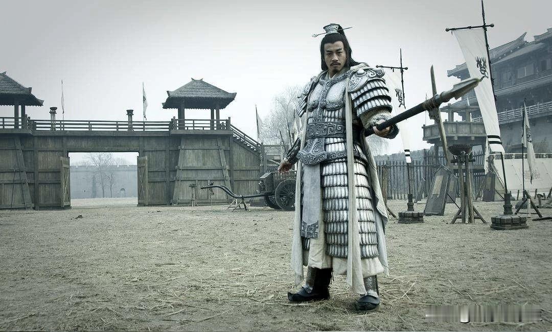 项羽为什么那么厉害?天生神力加上将军世家的双重加持。项家，世代楚将，这可不是