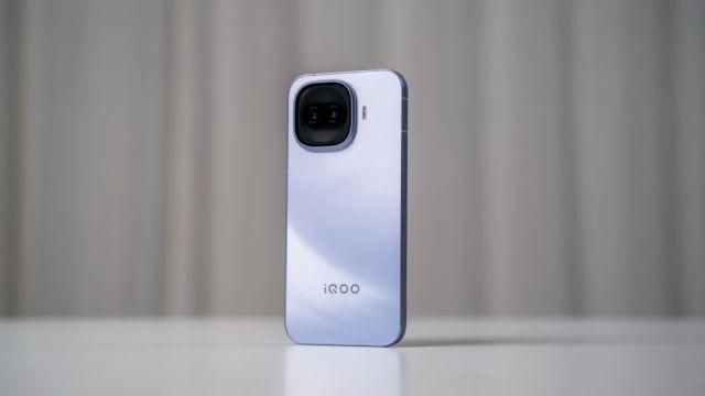 iQOO Z11 Turbo评测：性能与设计的完美平衡