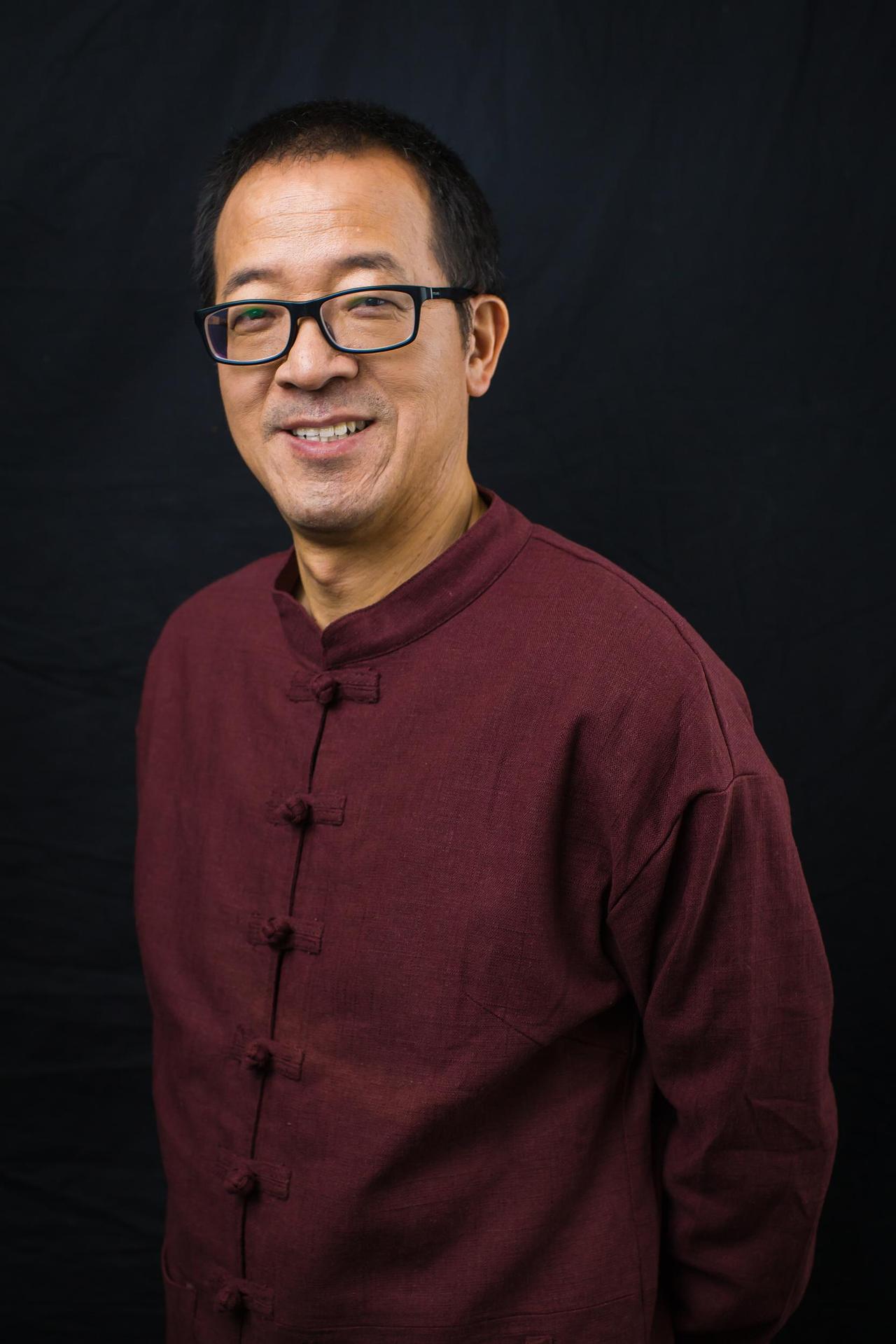 俞敏洪语出惊人：“我有两个大学男同学已经死了，都是家庭条件很好，但俩人没有抵抗挫