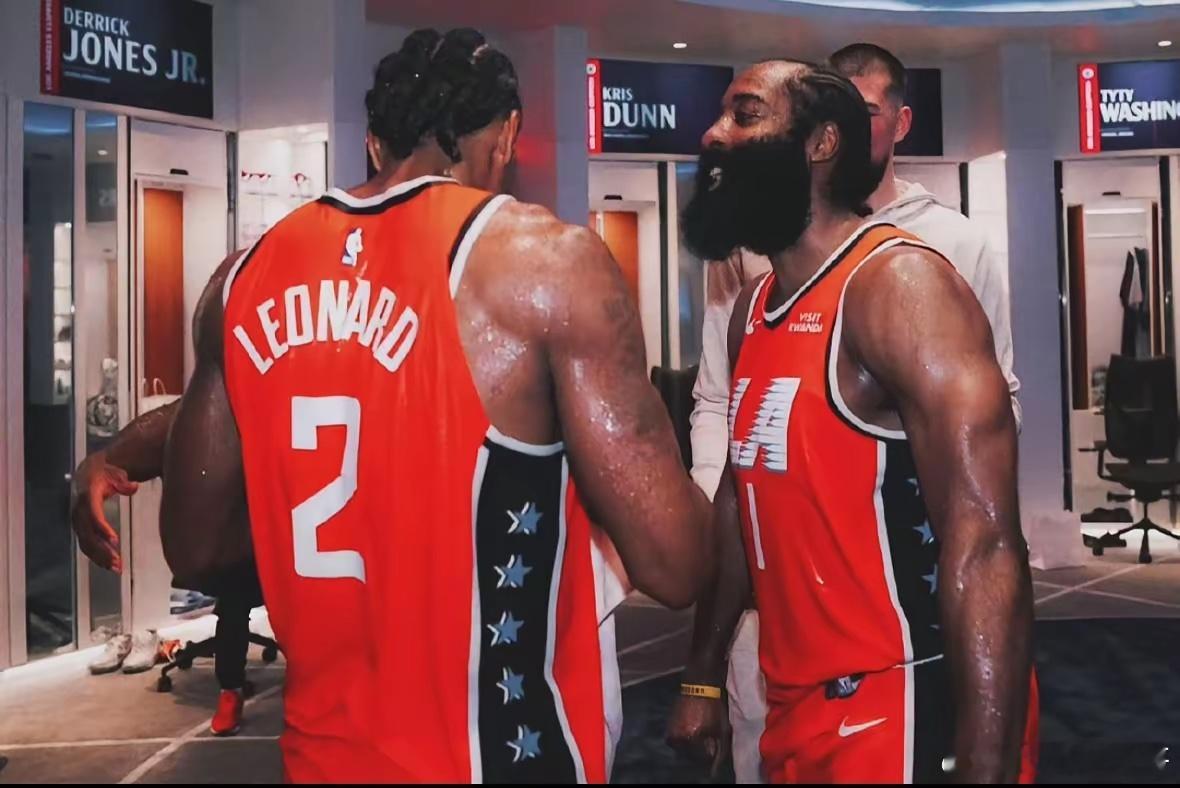 其实打球的轮换阵容已经不缺人手了，不太需要大交易。首发:+哈登+柯林斯+邓恩+祖