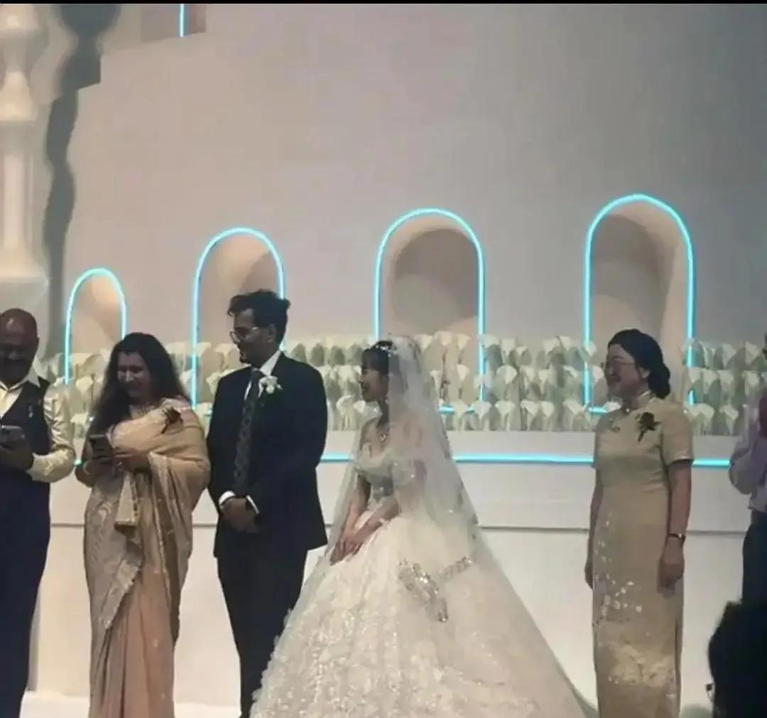 脑子怕是被驴踢了？这是真爱吗？印度的网红阿杰娶了一位浙江的姑娘小雨。首先这