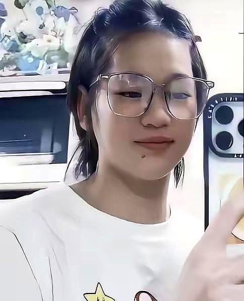 全红婵不比单人了，不是状态下滑，是身体在喊停。17岁，半年长了3公分，体重一涨