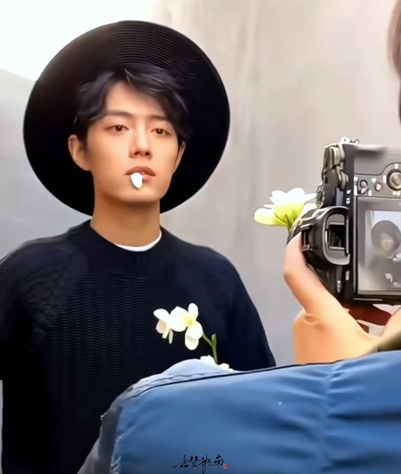 肖战拍的撕拉片热点观点突然发现肖战好萌。[笑着哭]​​​