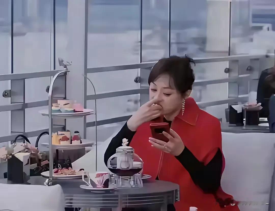 没看过《甄嬛传》的人应该不多吧？我就是其中之一，原因是不喜欢饰演皇上的演员。所