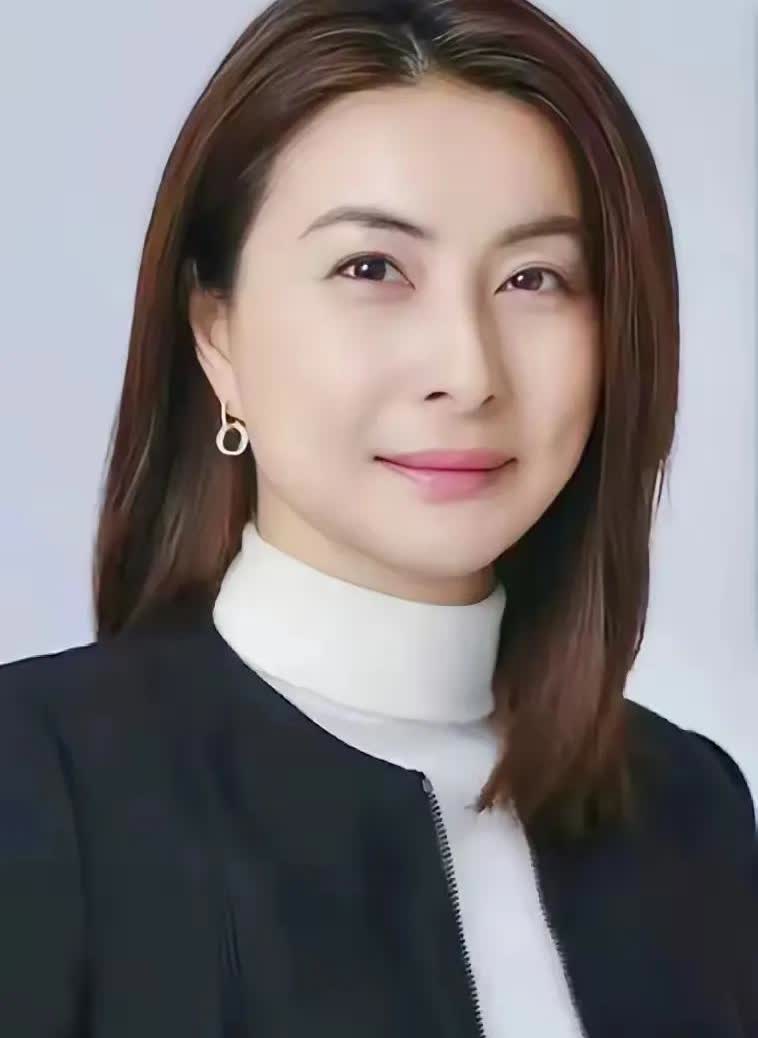 关于全红婵因伤退赛，体重增加，能否再回巅峰的问题，“跳水女皇”郭晶晶最近说道：全