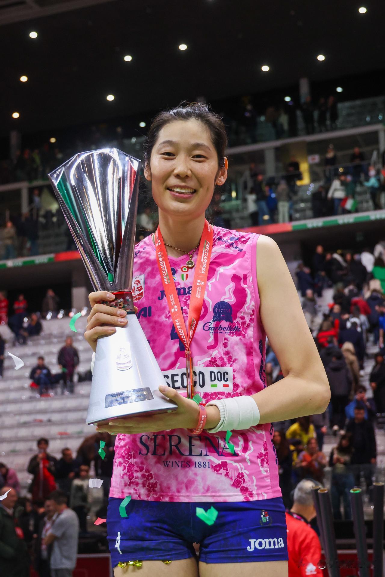 🧡科内利亚诺连续第8次夺得意大利联赛冠军，共获9次冠军。⚡️2026