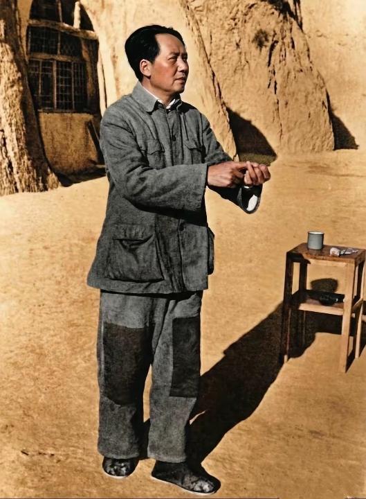 毛主席在延安期间，生活上的艰苦磨灭不了人的斗志和意志，相反，艰苦的条件更能激发出