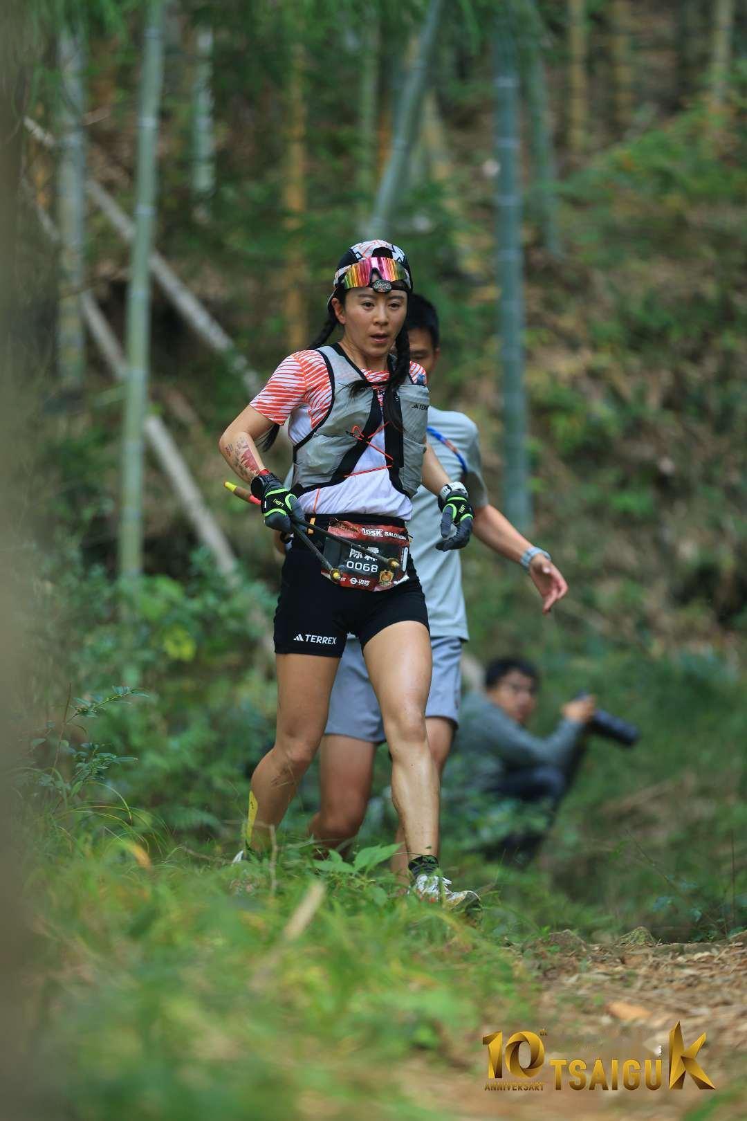 山路的坎坷从不是阻碍，是山野赠予自我沉淀的仪式。