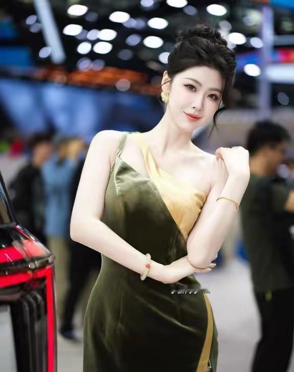 178女神级车模沐沐广州车展美图