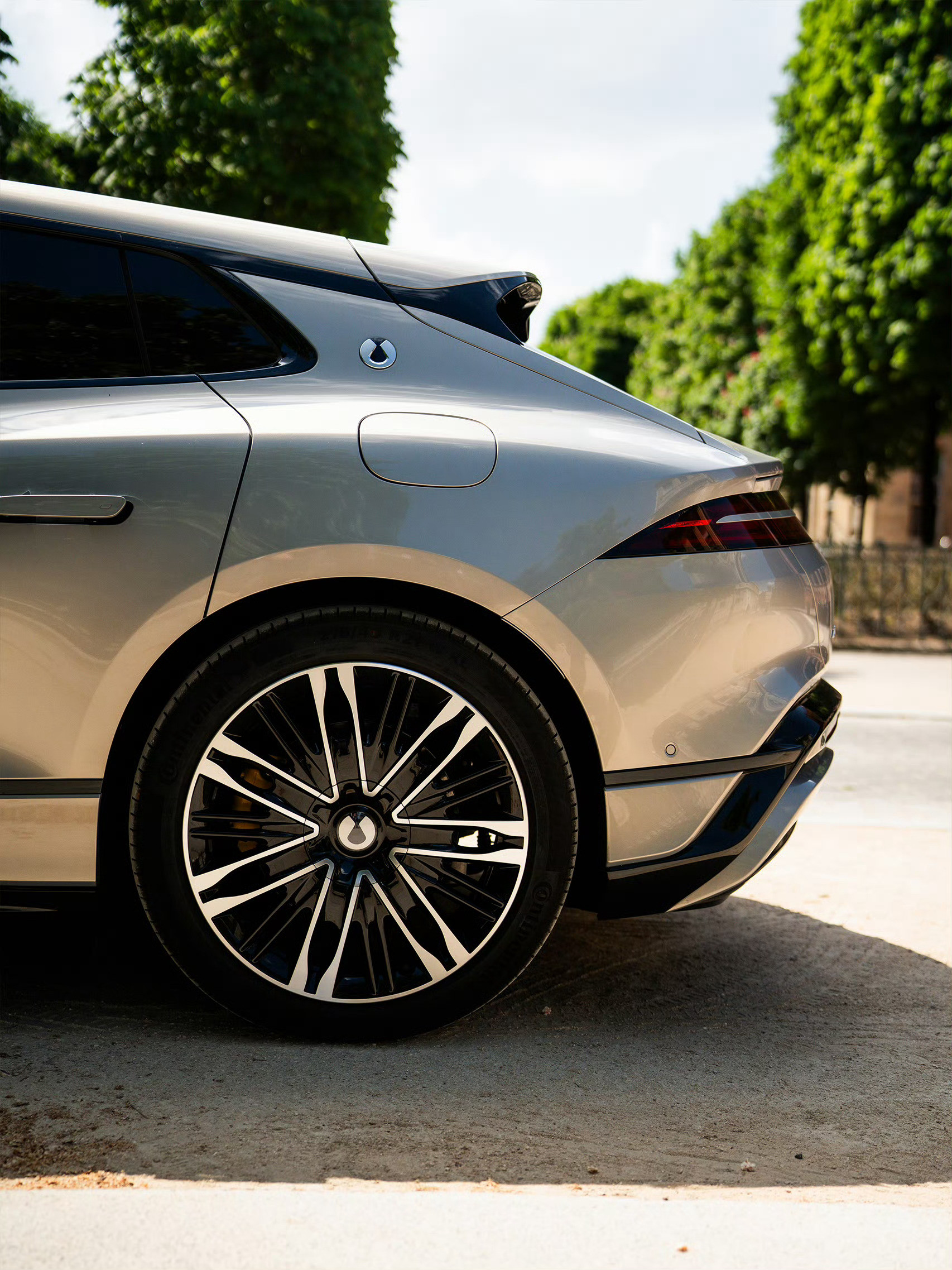 腾势Z9GT的后部真的很帅​​​