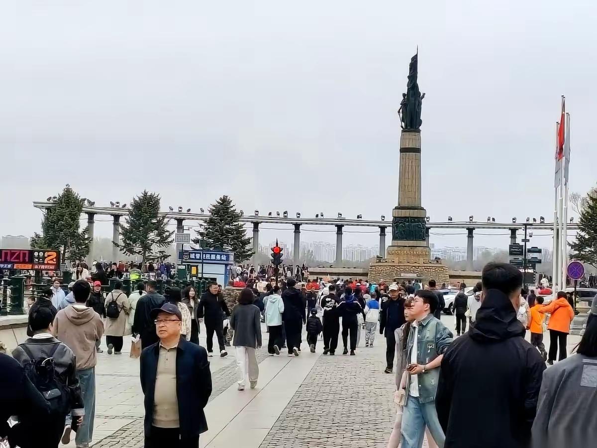 651分想进哈工大？兄弟，听句大实话：这分数能让你一脚踹开大门，但在里面，你绝