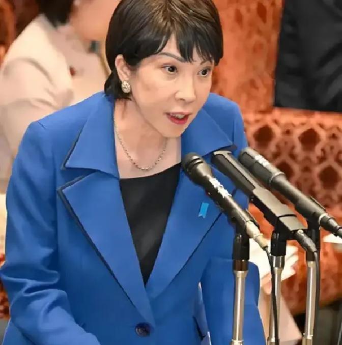 高市早苗这次在镜头前的发问，其实戳在中日经贸的敏感处。她公开质疑中国“为何