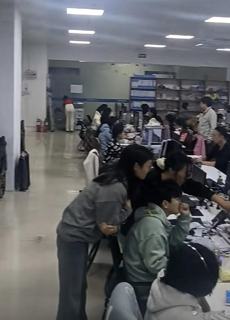 为什么很多面试官都喜欢让候选人“先做个自我介绍”这样俗套的开始？作为一个自己面试