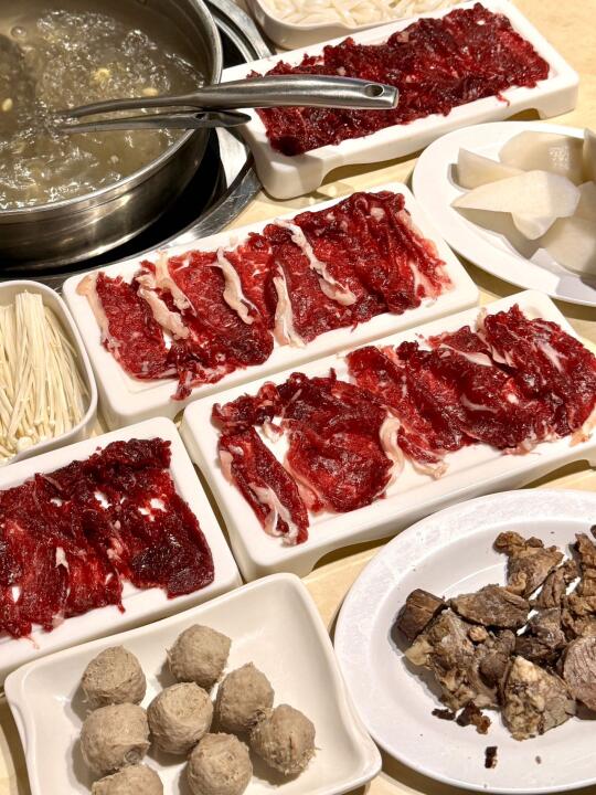 想吃正宗潮汕牛肉火锅来这就对了～