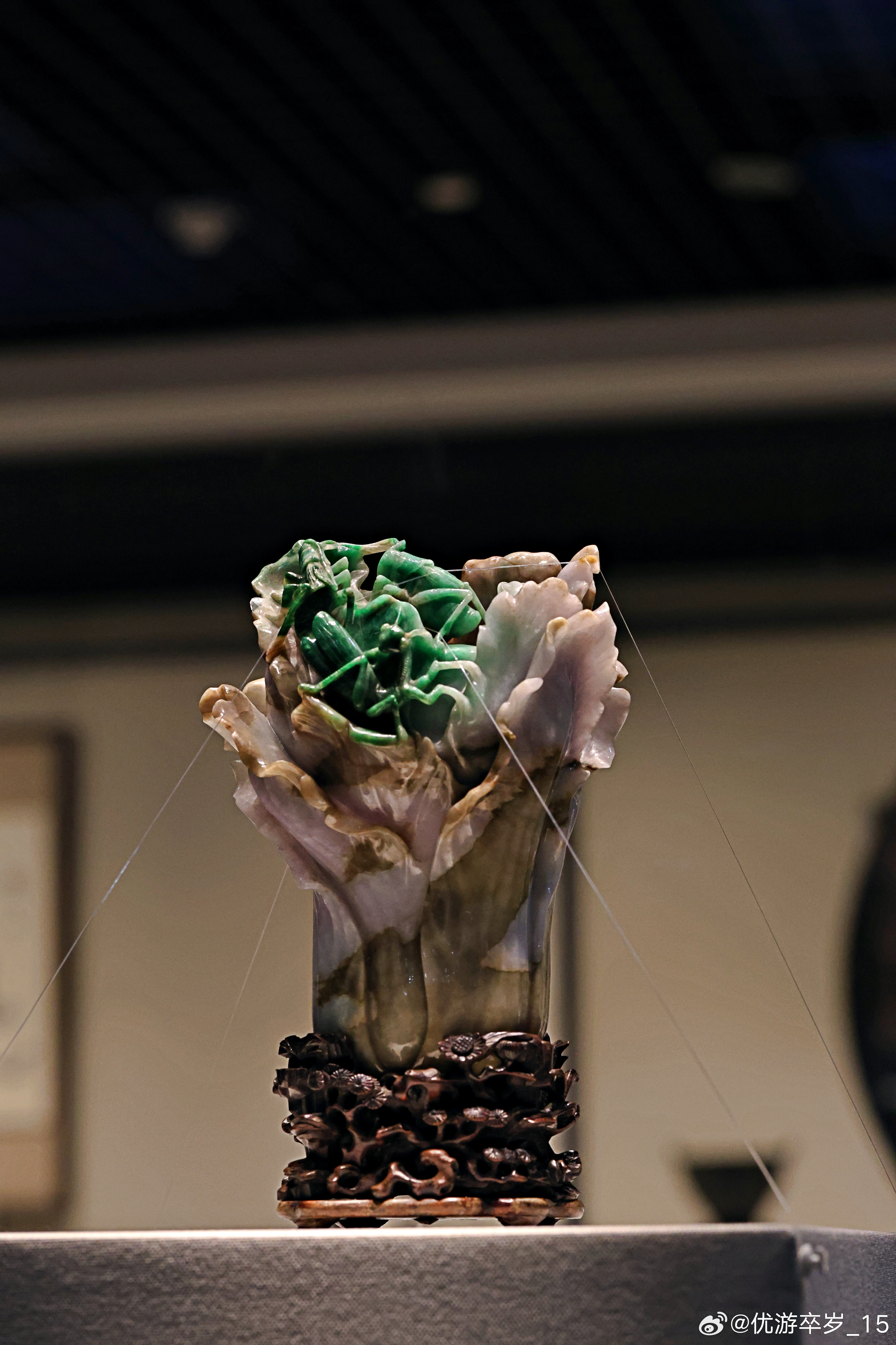 翡翠蝈蝈白菜清（公元1644-1911年）天津博物馆藏翡翠摆件高19.4厘米，