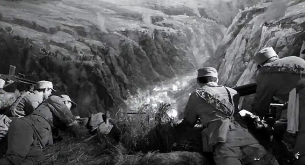 1935年，红军攻克腊子口，发现一个仓库，全军都沸腾了，里面堆满了粮食、盐、腊肉