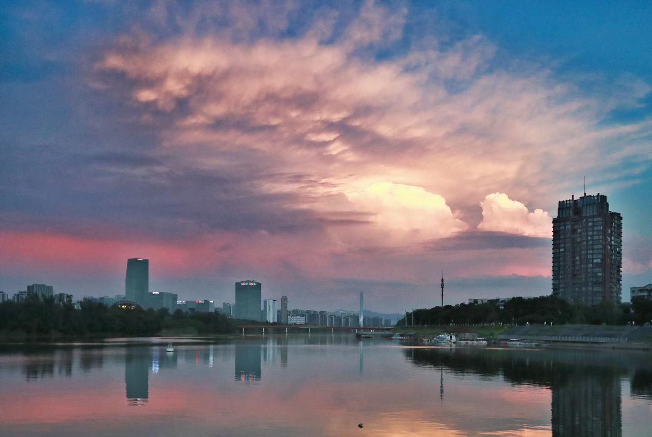 （原创）夕阳下写意我的江南故乡婺州古城……