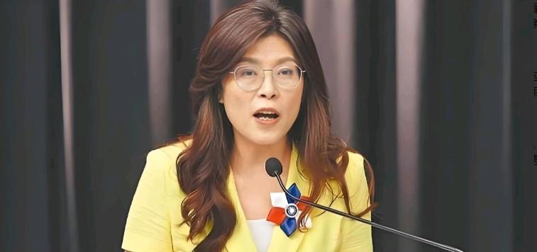 谢寒冰表示，郑丽文访问中国大陆滴水不漏，民进党想要针对郑丽文，根本找不到破绽！4