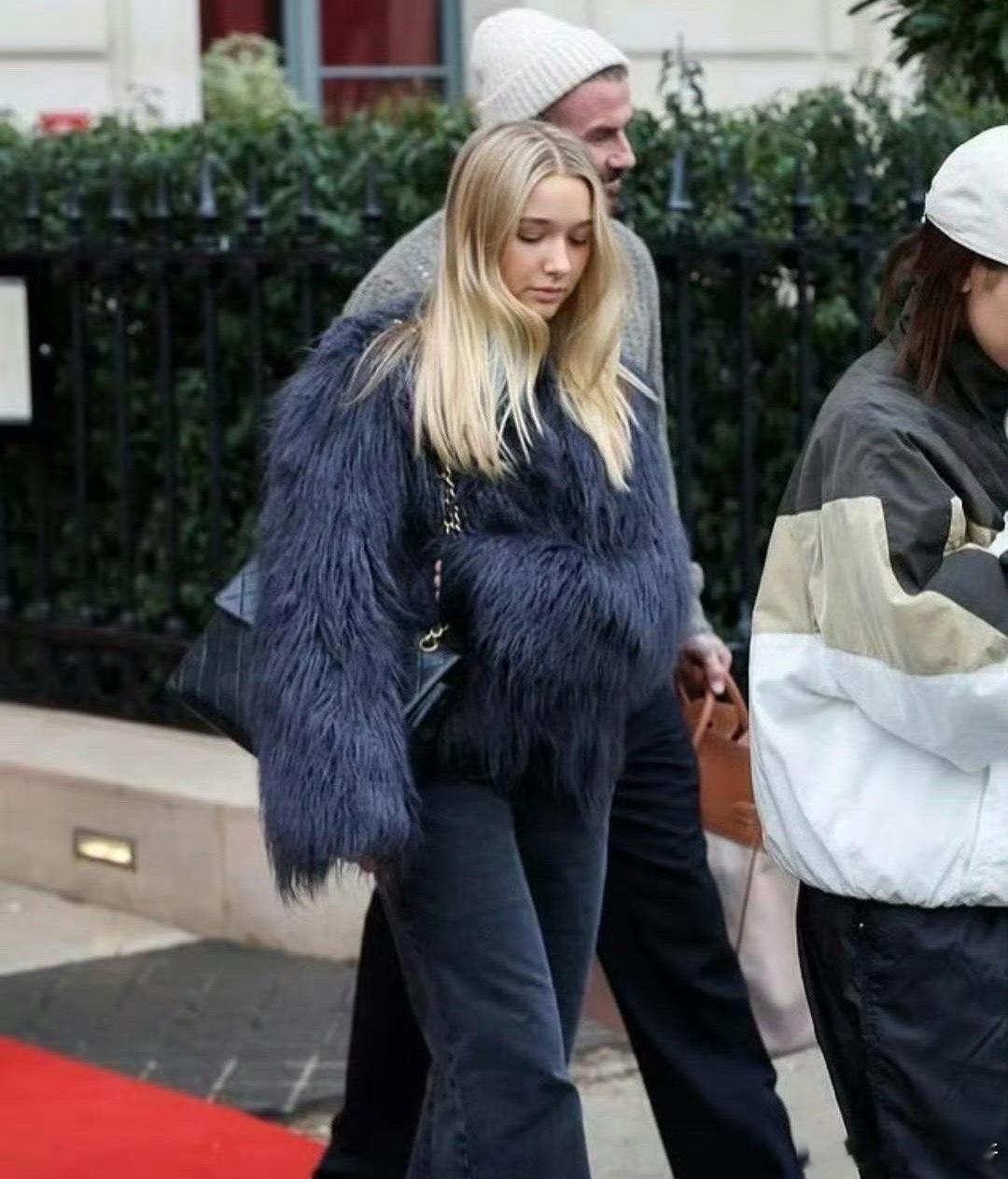 贝克汉姆全家动身回伦敦了，小七天真无邪的笑容未随行而归，未见大儿子身影