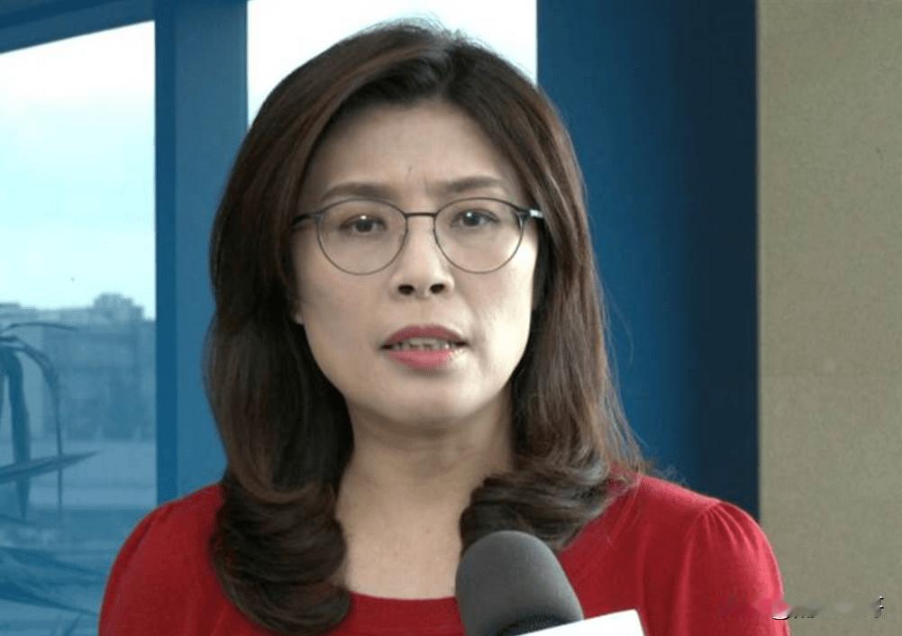 现在我最佩服的就是卢秀燕了！他一开始就声明不参选国民党主席，因为他知道选举国民党