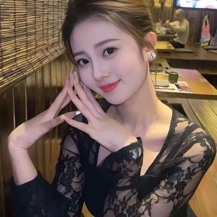 少女心爆棚的餐厅自拍📸少女心自拍甜系自拍写真餐厅美食照餐厅温柔风写真餐