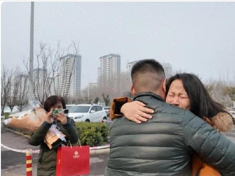 44岁的北京市民雷女士在1月31日奔赴河南新乡，与六年前为自己捐献造血干细胞的恩