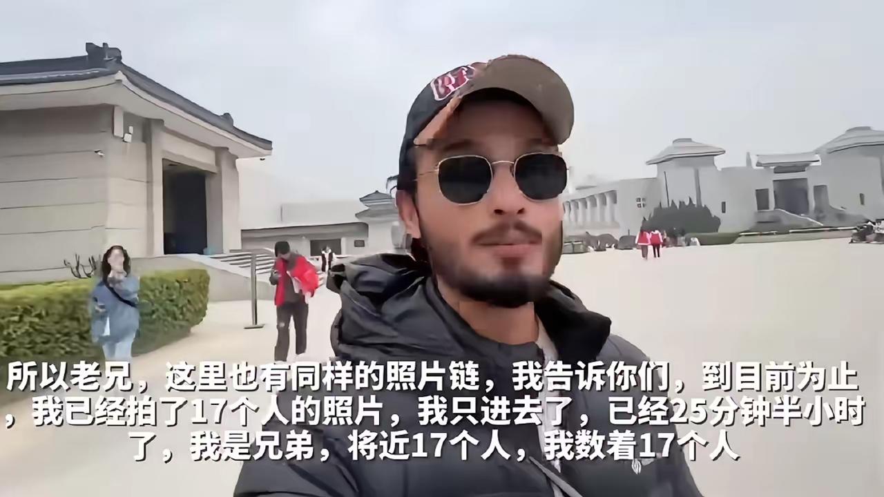 一位印度大哥在网上发视频，冲着自己同胞喊话：快来中国吧！印度人在中国活得像明星，