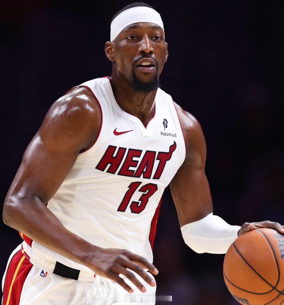 据媒体预测，今年阿德巴约获得DPOY的概率是7%