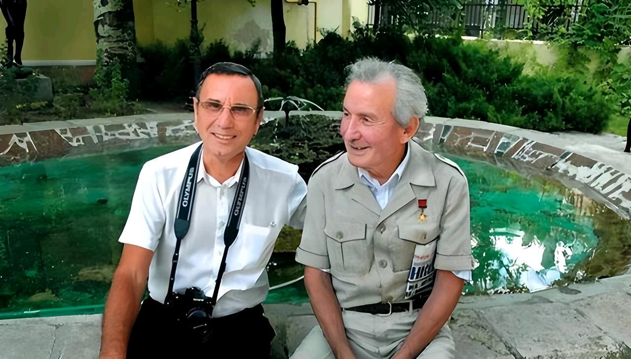 这群乌克兰的顶尖专家，在中国采访镜头前，突然就集体崩溃，哭得像个孩子。你以为是受