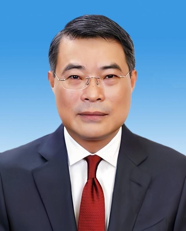 越南这是要明抢？8月26号，越南刚上任半年的55岁总理黎明兴把在越南投资的中国企