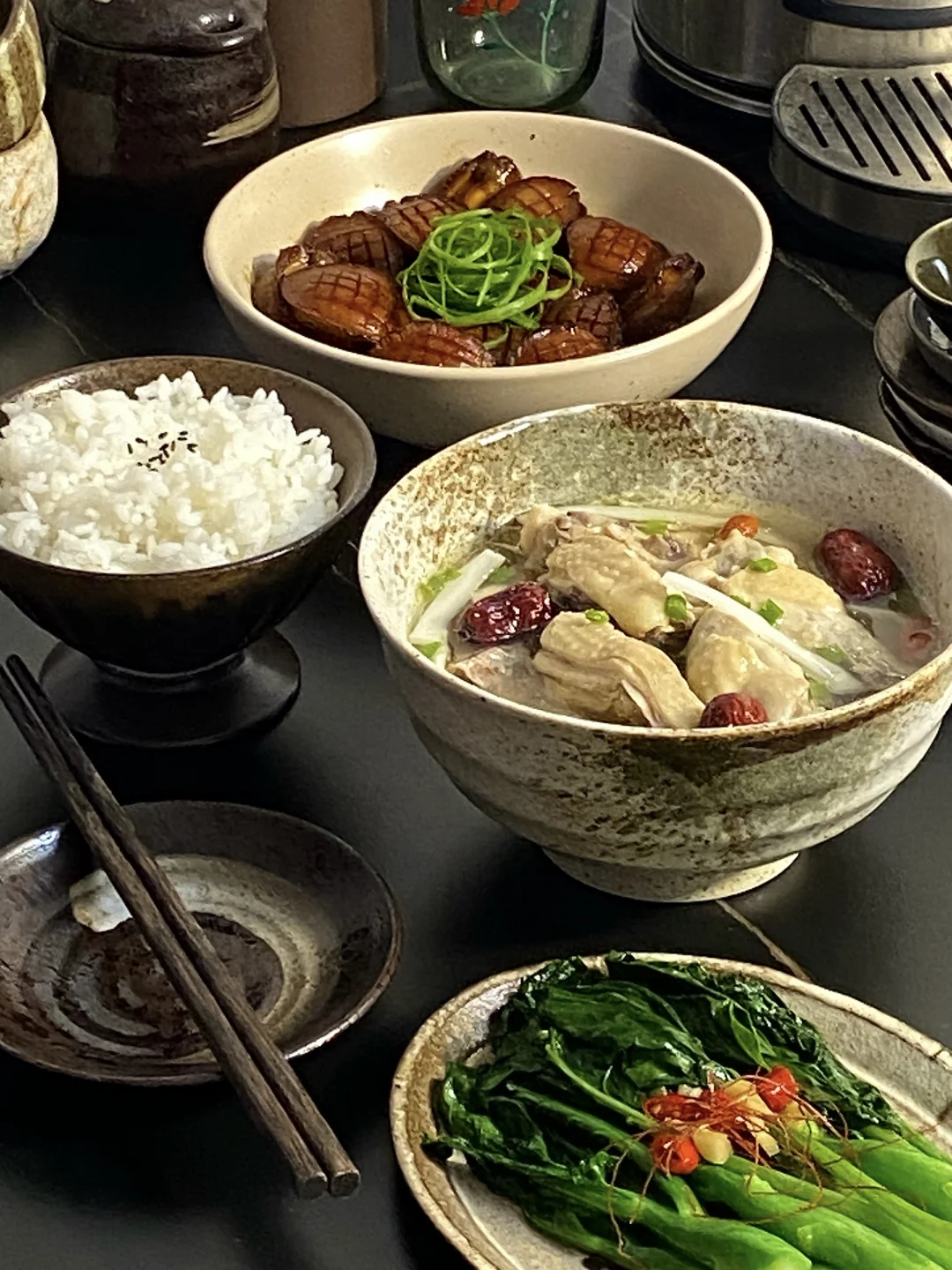 今日食谱📜椰子鸡汤 豉油鲍鱼 清炒芥蓝🥢