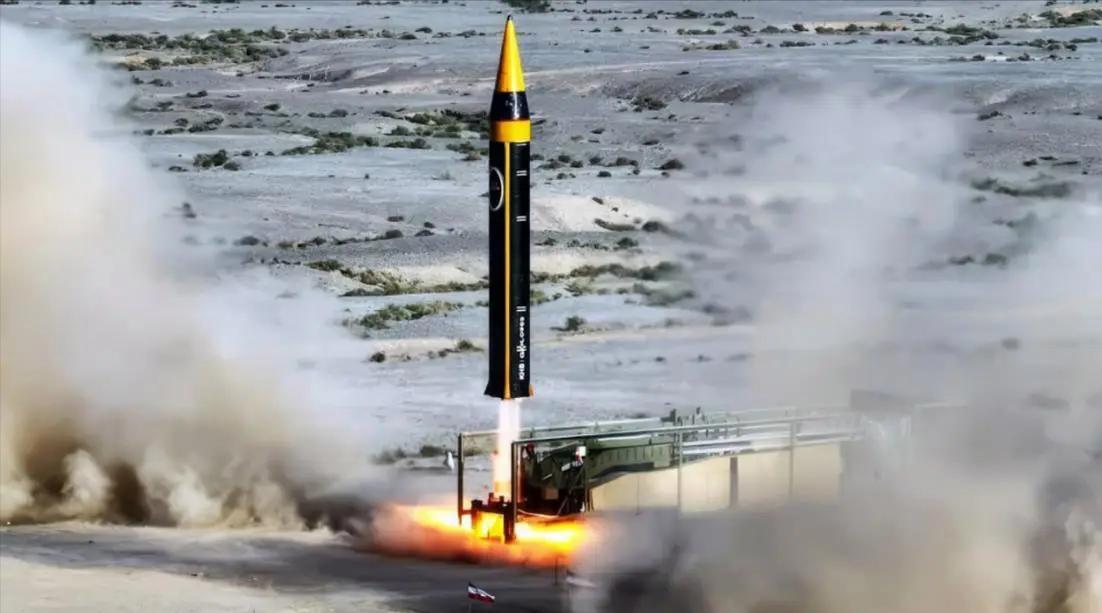 伊朗人一定要明白，导弹不要浪费在美军身上，一旦开战，德黑兰必须在第一时间，把成千