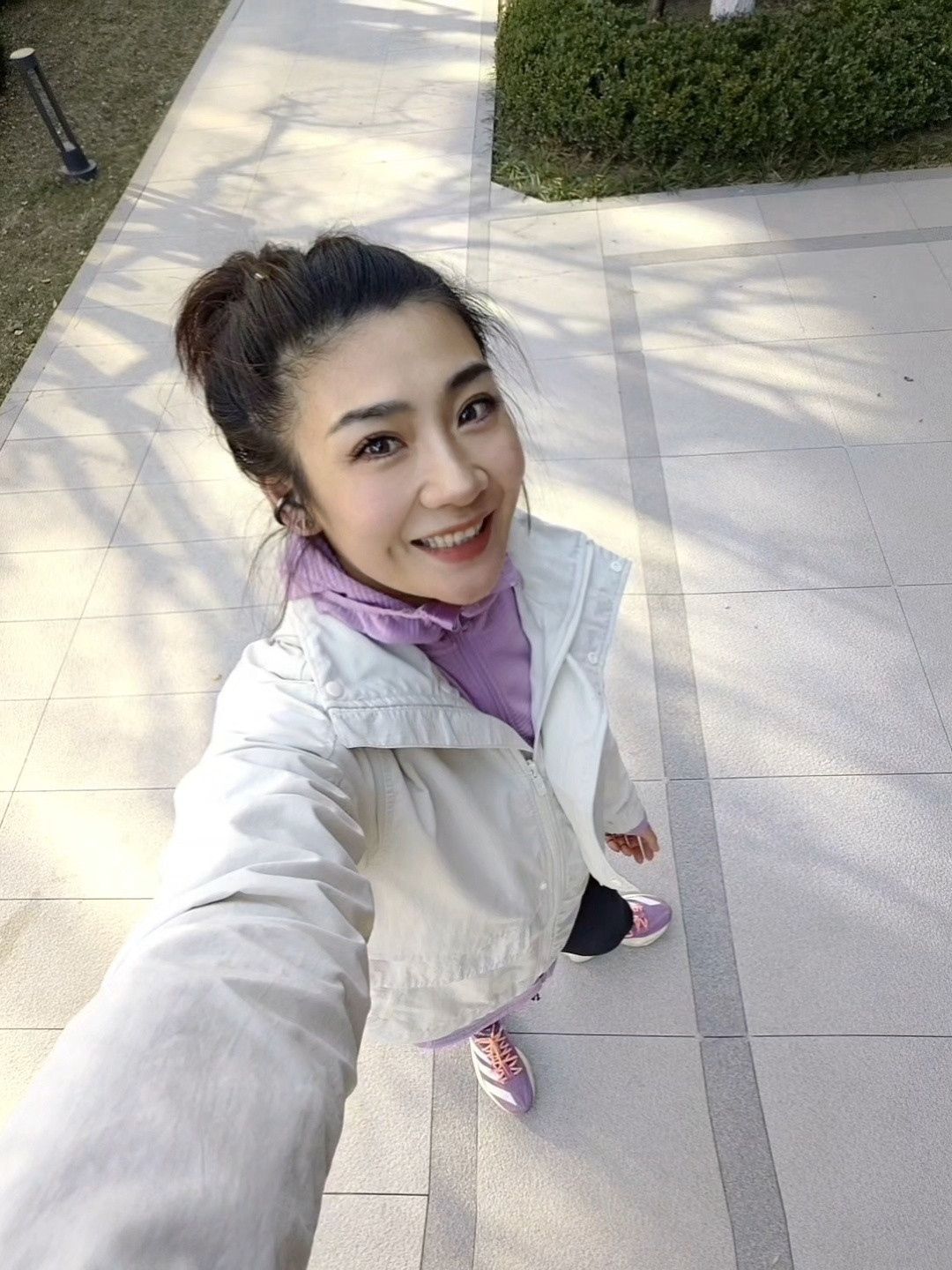 内什么，真冷啊。这么冷我还出来跑步，我真是个人才啊。虽然冷吧，跑完浑身舒畅，I人