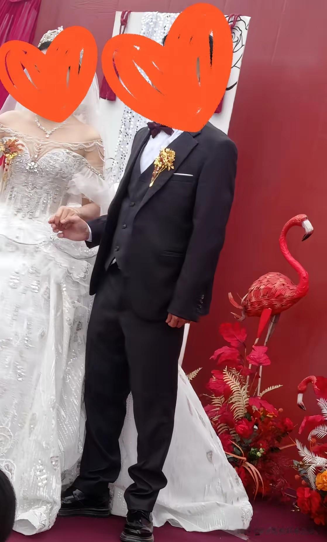 今天参加一场婚礼，真的让我大开眼界了。这场婚礼的新娘是上海一家医院的主治医生，新