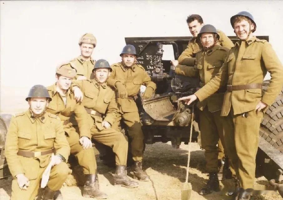 罗马尼亚人民军，简称“罗军”，是罗马尼亚的武装力量，成立于1944年，至今已有近