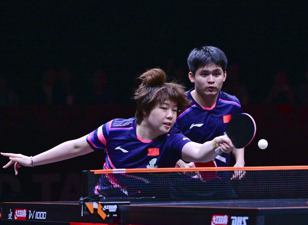 我去，蒯曼单打非常好，混双简直就是瞎打。第一局动漫打的不错，第二局5:2开