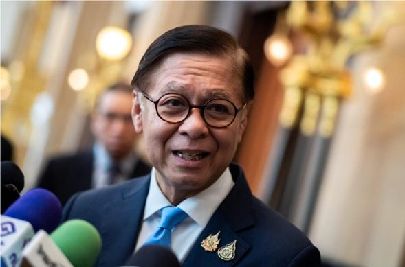这两天再打开订机票的APP，你会发现一件挺有意思的事，飞曼谷、清迈、普吉的航班价