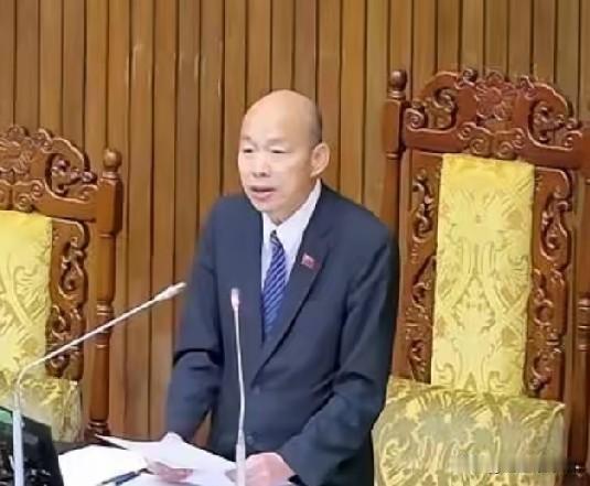 我们让利台湾他们买枪对准谁？韩国瑜一锤落下，台湾7800亿天价军购案三读通