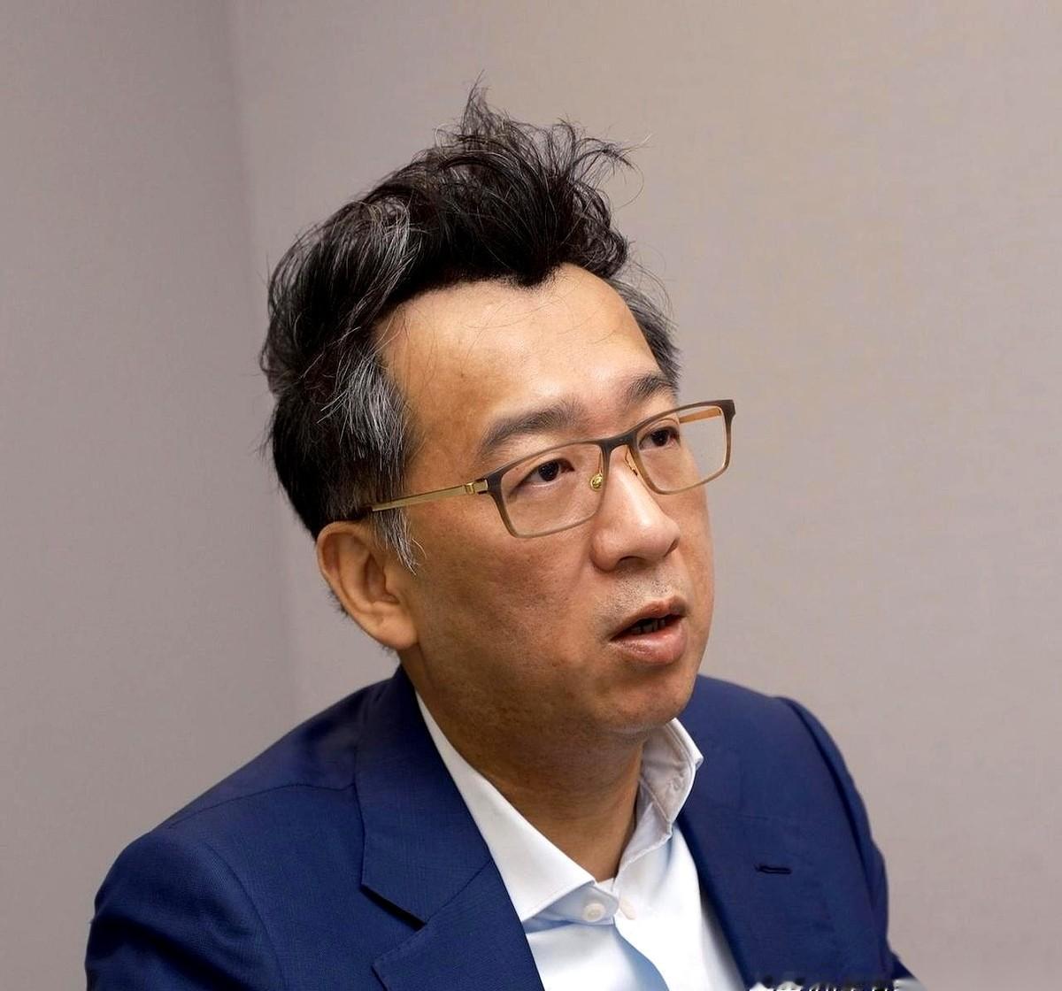 关于这场触发韩国股市熔断的崩盘惨剧，最刺眼的不是屏幕上断崖式的走势线，而是这个结